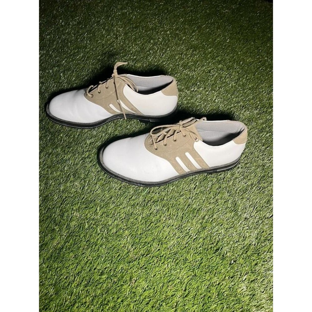 Women’s 7.5 Adidas Golf Shoes